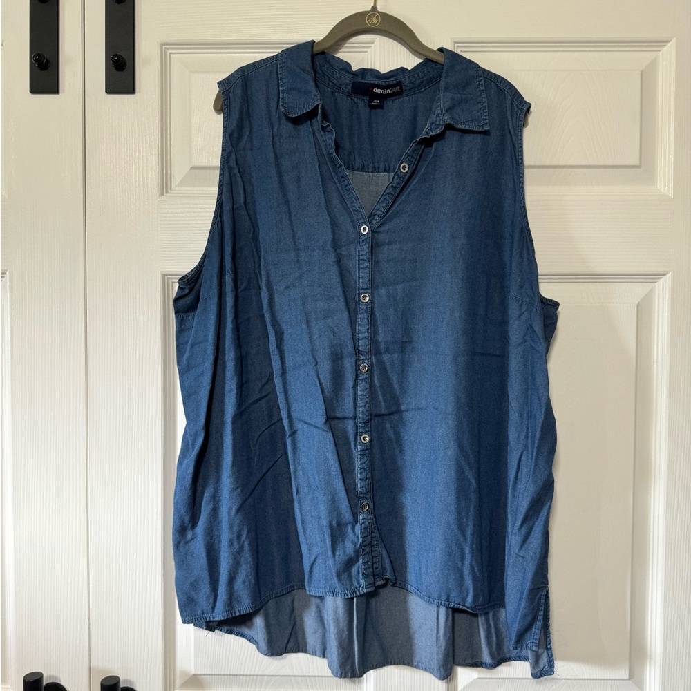 Sleeveless blouse